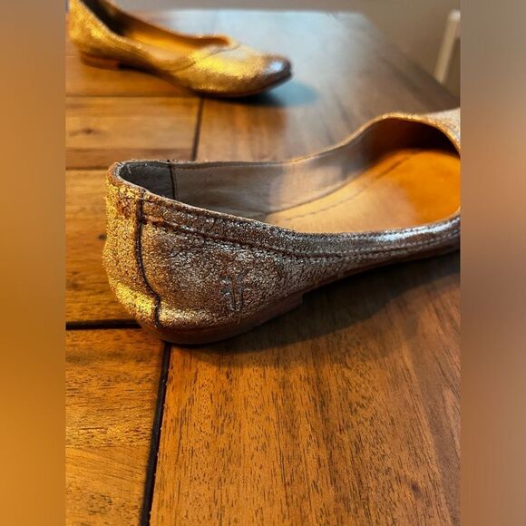 Frye Women's Carson Metallic Gold ballet shoes; size 6; Preloved & very comfy - Picture 14 of 15